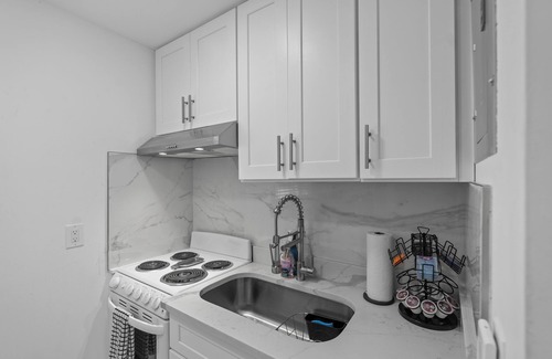 Riverside Park Apartamento | Studio w Peacocks Managed by BNR Vacation Rentals