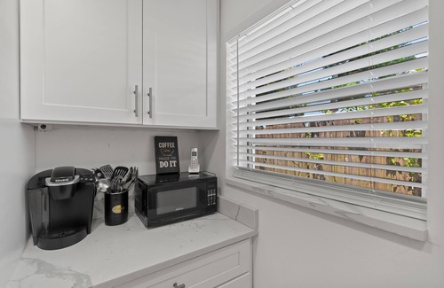 Riverside Park Apartamento | Studio w Peacocks Managed by BNR Vacation Rentals