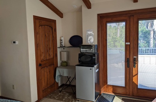 Santa Barbara Apartamento | Asequible 1 BR privado con vista y entrada independiente