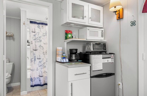 East Orleans Apartamento | Studio, Walk to Nauset Beach!