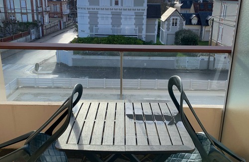Cabourg Apartamento | Estudio frente al mar Cabourg, con vistas al jardín