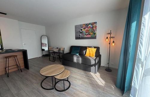 Margny-les-Compiegne Apartamento | Studio Wi-Fi et balcon, très bien situé