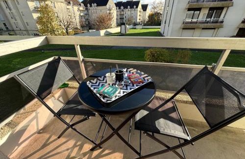 Margny-les-Compiegne Apartamento | Studio Wi-Fi et balcon, très bien situé