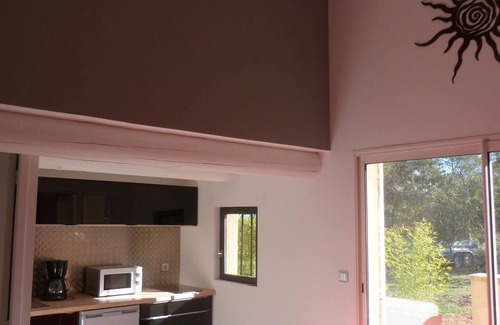 Pernes-les-Fontaines Apartamento | ESTUDIO CON JACUZZI con la sombra de OAKS