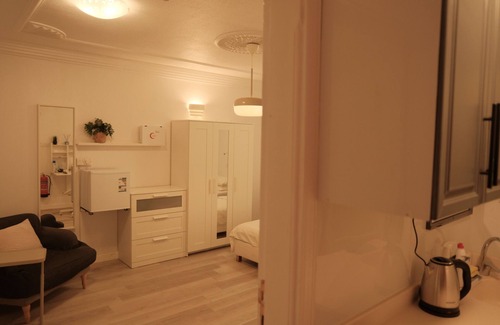 Riyadh Apartamento | studio with 2 beds & office space IKEA Design