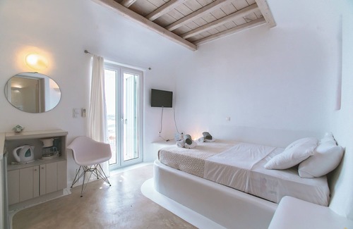 Paradise Hotel | Studio with Clear Sea View, Shared Infinity Pool, Gym, Bar, 4' from the beach