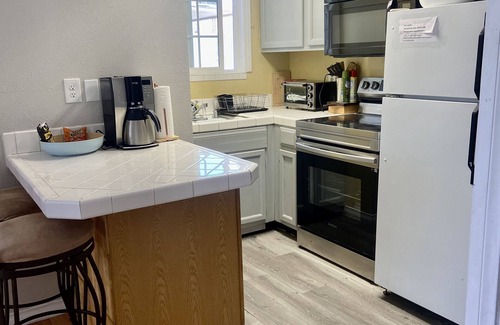 Spring Valley Apartamento | Studio with Full Kitchen Private Entrance