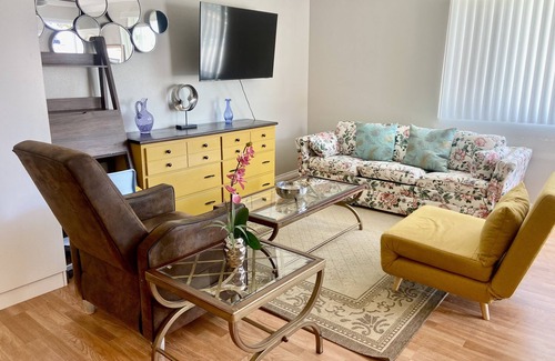 Spring Valley Apartamento | Studio with Full Kitchen Private Entrance