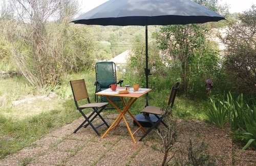 Greoux-les-Bains Apartamento | Studio with garden and tranquility