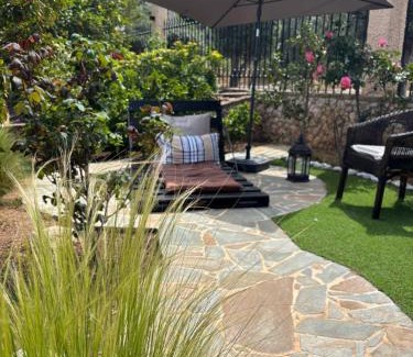 Selinia Apartamento | Studio with garden