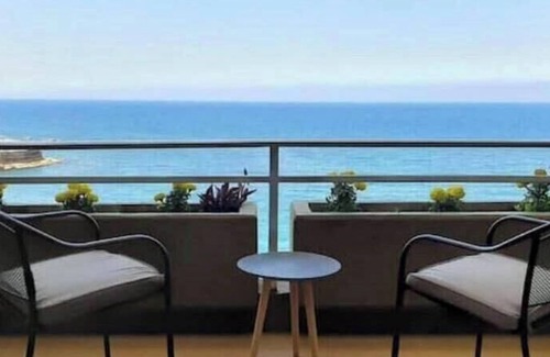 Tabarja Apartamento | Studio with great seaview, beach with pool access & Twin bed studio