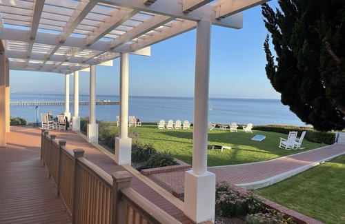 Avila Beach Complejo | Studio with King bed and full bath w/ balcony