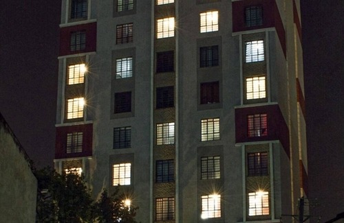 Langata Apartamento | Estudio con cama King Size, ascensor, WIFI y estacionamiento cerca de la ciudad, JKIA y el aeropuerto de Wilson.