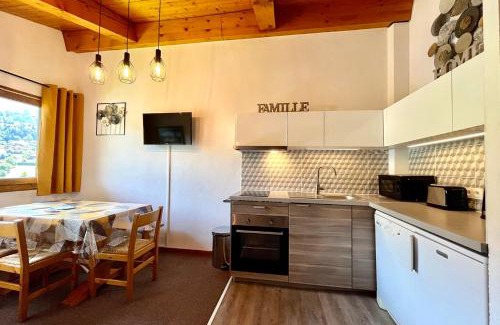Demi-Quartier Apartamento | Studio with mountain view near Megève