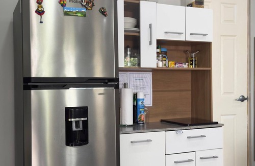 San Salvador Apartamento | Moderna habitación con entrada independiente