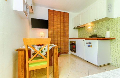 Bacvice Apartamento | Studio with shared garden, 3 min walk to the beach