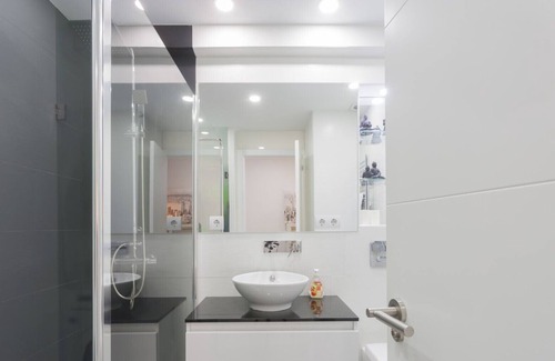 Lista Apartamento | Estudio con terraza y piscina en Barrio de Salamanca. Totalmente equipado, con A/C e internet