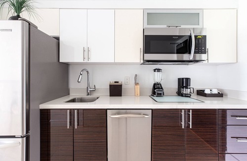 Bal Harbour Apartamento | Studio with Two Queen Beds and Kitchenette, Steps away from Bal Harbour Beach
