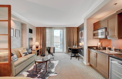 Las Vegas Hotel | STUDIO25 @ MGM Signature F1 Race VIEW BALCONY HIGH FLOOR