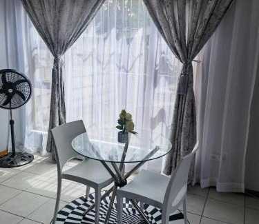 Kempton Park Apartamento | Studio47 on Concourse