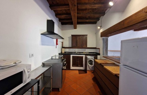 San Lorenzo Apartamento | Stufa Apartment - Tres Habitaciones Piso, Capacidad 6