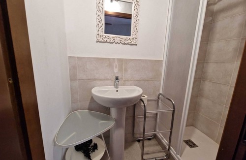 San Lorenzo Apartamento | Stufa Apartment - Tres Habitaciones Piso, Capacidad 6