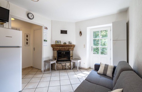 Saint-Genest-de-Bauzon Casa | Preciosa casa de vacaciones privada para 5 personas con piscina privada, WIFI, TV y aparcamiento