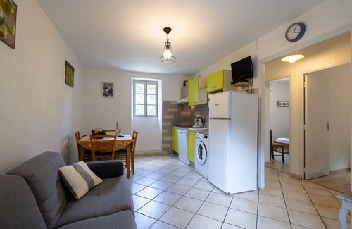Saint-Genest-de-Bauzon Casa | Preciosa casa de vacaciones privada para 5 personas con piscina privada, WIFI, TV y aparcamiento