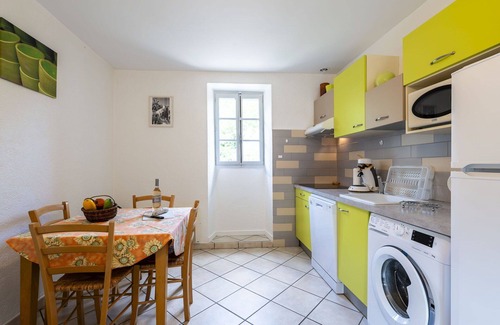 Saint-Genest-de-Bauzon Casa | Preciosa casa de vacaciones privada para 5 personas con piscina privada, WIFI, TV y aparcamiento