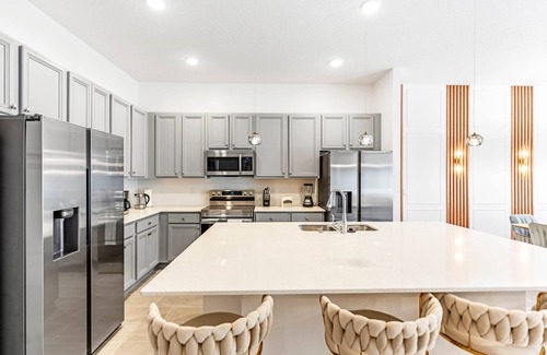 Kissimmee Casa | Stunning 12 Bed Pool Home with Game Room-2440RD