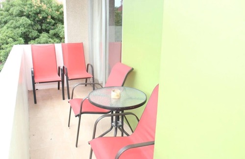 Ocho Rios Apartamento | STUNNING 2 bed 2 bath apartment...beachfront