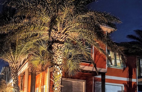 Grand Isle Condominio | Stunning 2 bed 2 bath condo with wrap around balcony overlooking the marina.