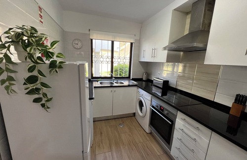 Albufeira Apartamento | Stunning 2 bed apt in Sao Rafael, A/C - 5 mins from beach