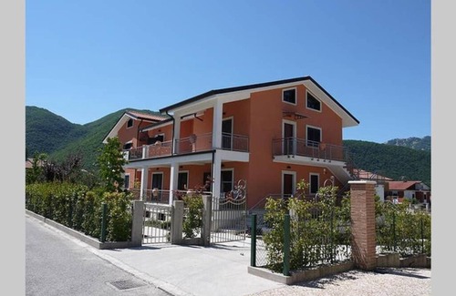 Villa Latina Apartamento | Stunning 2 Bed New Apartment, Outside Terrace, Free Parking, Sleeps 4