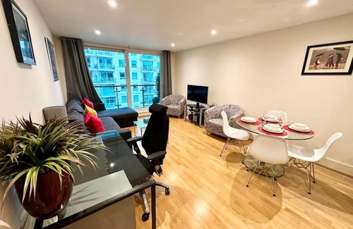 Vauxhall Apartamento | Stunning 2 Bed Thames River View - Central London