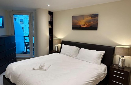 Vauxhall Apartamento | Stunning 2 Bed Thames River View - Central London