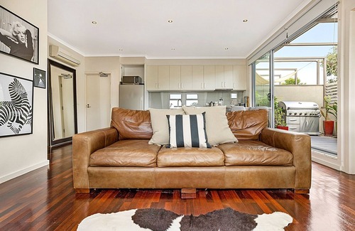 Northcote Apartamento | Stunning 2-Bed Unit with BBQ Patio near Dining