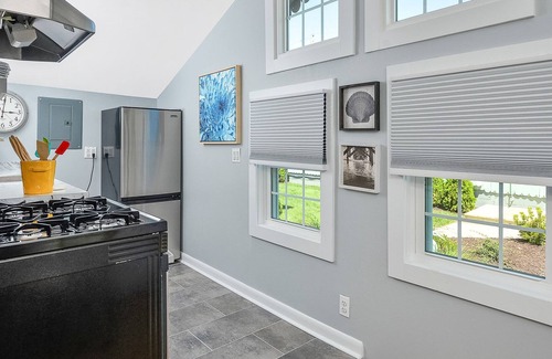 Ocean City Cabaña | Stunning 2 Bedroom Cottage Close to the Ocean City Boardwalk!