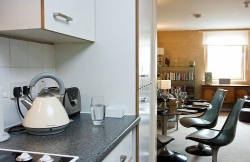 Sands End Apartamento | Impresionante 2 dormitorios en Fulham / Chelsea frontera plana Wi-Fi gratuito cerca del río!