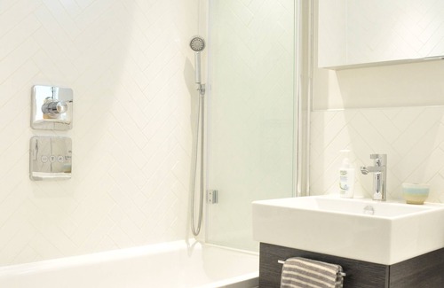 Hackney Downs Apartamento | Stunning 2-Bedroom Home With Outdoor Patio