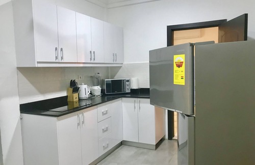 Teshie Apartamento | Stunning 2 bedrooms w/free breakfast & Wi-Fi for holiday, family & business trip