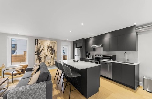 Downtown Montreal Condominio | Stunning 2 beds, 2 baths, AAA location, rooftop
