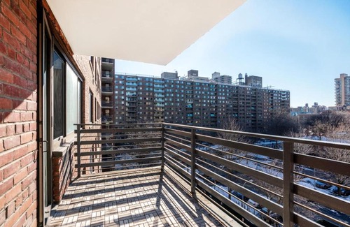 Manhattan Valley Apartamento | Stunning 2 BR in NYC with Private Balcony
