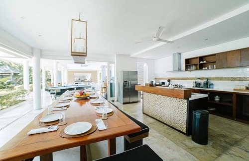 Jimbaran Bay Villa | Impresionante villa moderna de 2 pisos, Jimbaran