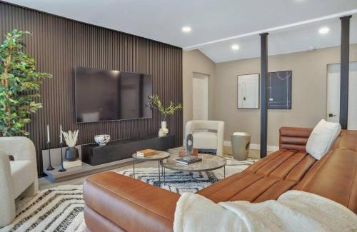Wilton Manors Casa | Stunning 2 Story Villa with Pool