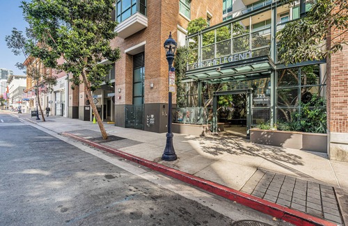Imperial Beach Condominio | Stunning 2BR 2BA Condo at The Legend