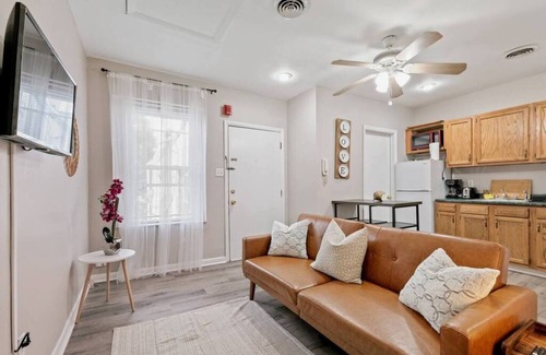 Bella Vista Apartamento | Stunning 2BR in City Center