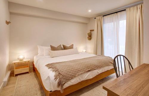 Whistler Creekside Casa | Stunning 2BR, Sleeps 6, Patio BBQ, Pool, Near Lakes