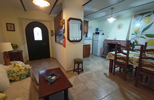 Gallinaro Casa | Stunning 3-Bed House in Gallinaro, aircon and pool