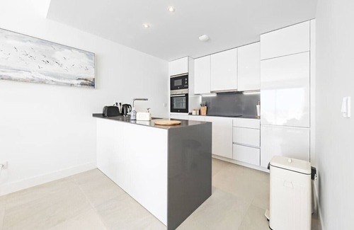 Alcorrin Apartamento | Stunning 3 Bed Penthouse - Sea Views